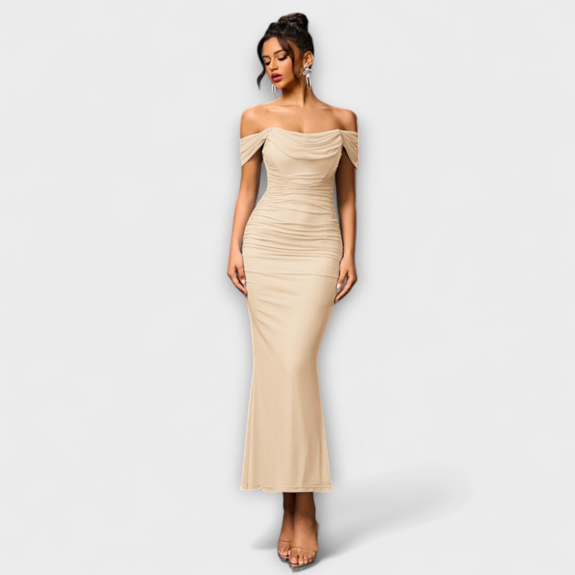 Ione - Šaty Bodycon s odhalenými ramenami a riasením