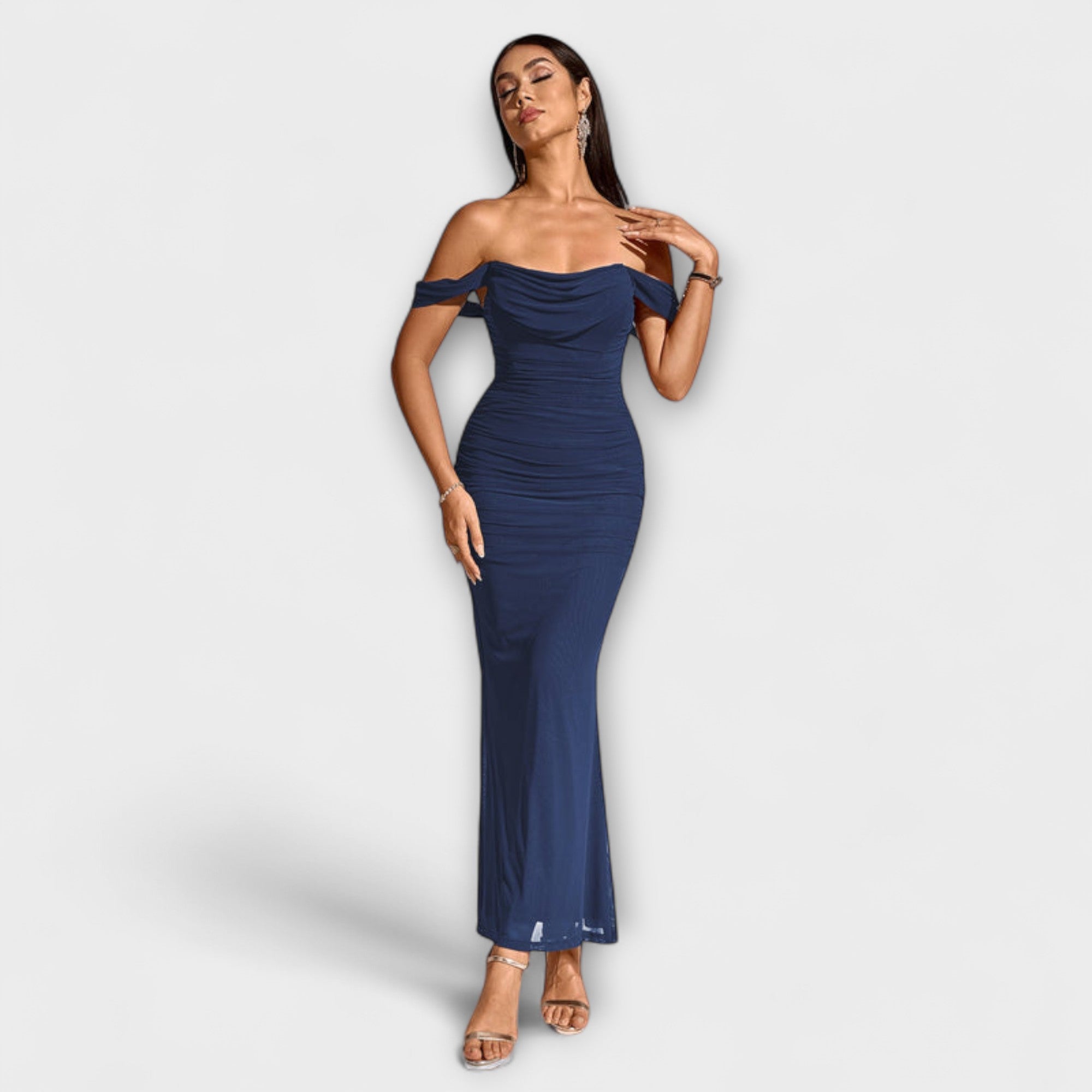 Ione - Šaty Bodycon s odhalenými ramenami a riasením