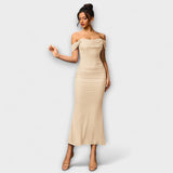 Ione - Šaty Bodycon s odhalenými ramenami a riasením